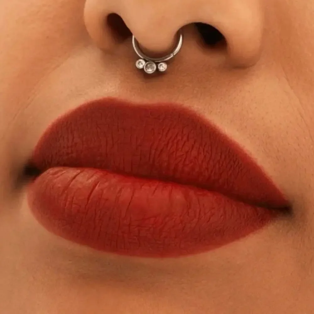 MAC LOCKED KISS 24HR LIPSTICK in VICIOUS (burnt orange)‎ F/S .06 Oz. NEW …